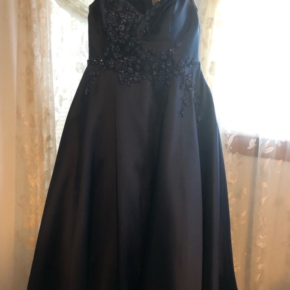 Marsoni off the shoulder, A-line gown. - Picture 5 of 7